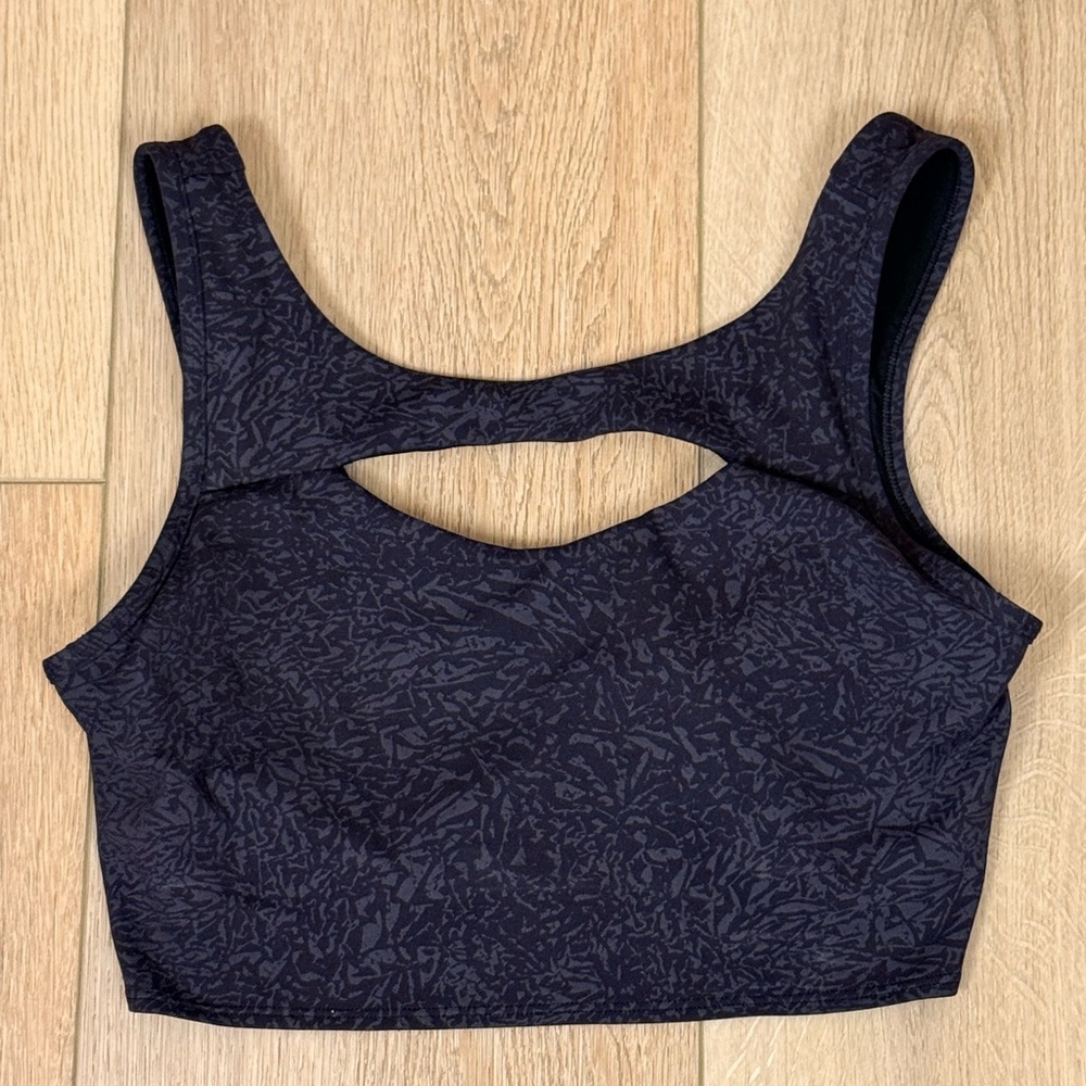 Lululemon everlux cut out train bra